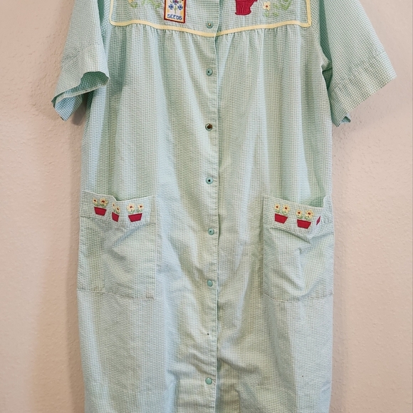 Vntg 60s Go Softly Lght Green Seersucker Snap Front House Dress Embroidered Sz M - Picture 4 of 11
